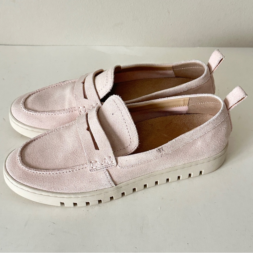 Vionic Uptown Light Pink Slip-On Suede Loafers, Sz 9.5 Preowned, very good cond.